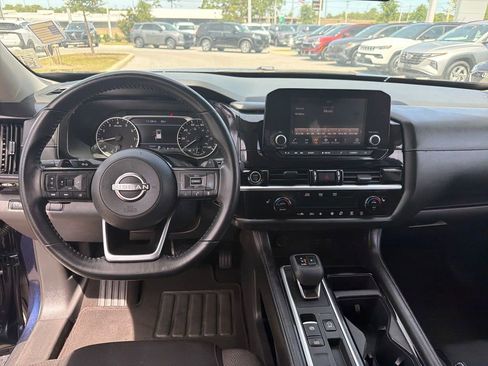 Used 2022 Nissan Pathfinder SV w/ SV Black Package FWD image 26