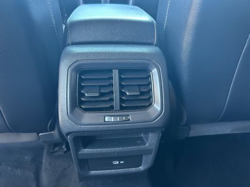 Used 2022 Volkswagen Taos SE FWD image 30