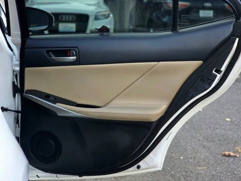 Used 2017 Lexus IS 200t image 28