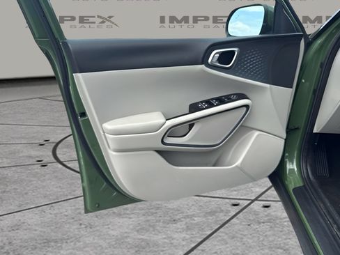 Used 2020 Kia Soul EX FWD image 25