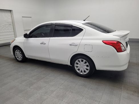 Used 2018 Nissan Versa SV FWD image 3