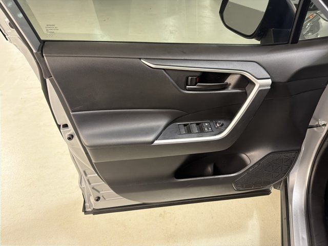 Used 2023 Toyota RAV4 LE FWD image 17