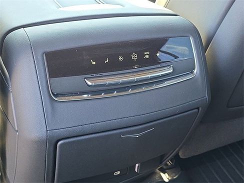 Certified 2022 Cadillac Escalade Premium Luxury image 22