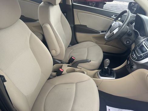 Used 2014 Hyundai Accent GLS image 12
