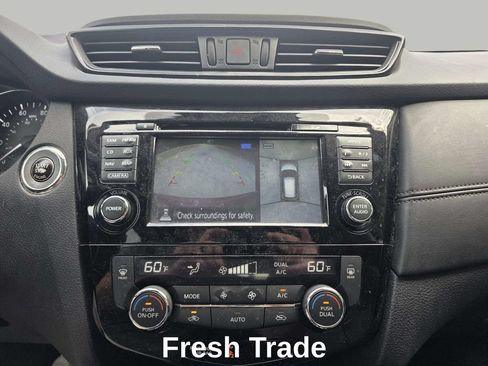 Used 2017 Nissan Rogue SL AWD/4WD image 13