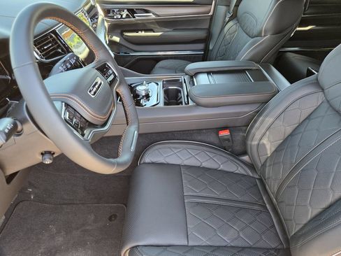 New 2026 Jeep Grand Wagoneer L Summit AWD/4WD image 8