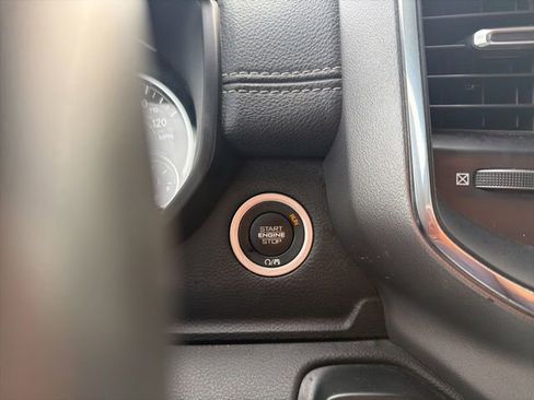 Used 2024 RAM 1500 Laramie image 33