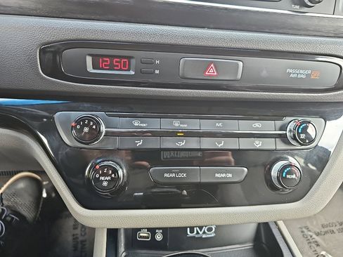 Used 2016 Kia Sedona LX w/ Option Group 020 image 16