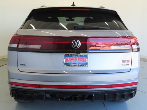 New 2026 Volkswagen Atlas Cross Sport SEL R-Line AWD/4WD image 5