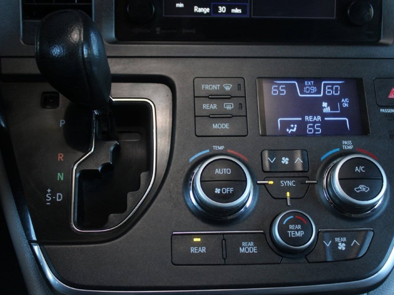 Used 2017 Toyota Sienna LE AWD/4WD image 20