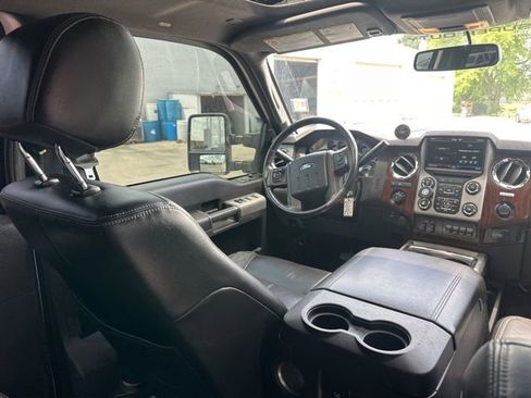Used 2015 Ford F250 Lariat w/ Lariat Ultimate Package AWD/4WD image 15