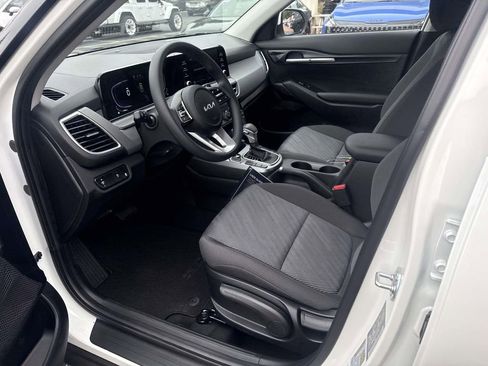 New 2026 Kia Seltos LX image 8