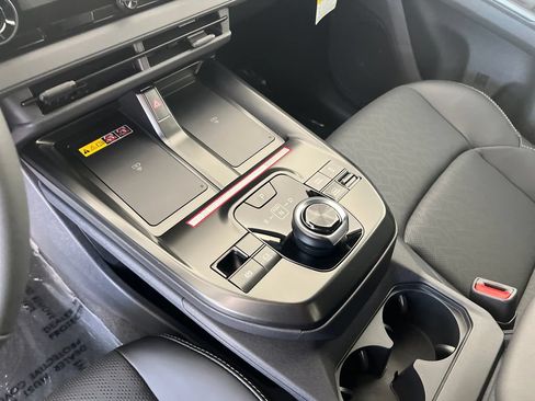 New 2026 Subaru Solterra AWD/4WD image 25