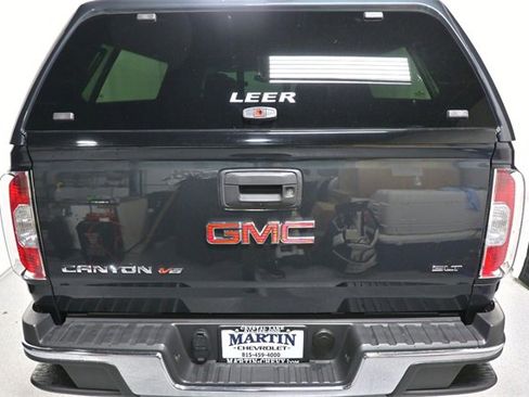 Certified 2018 GMC Canyon SLT w/ Driver Alert Package image 5