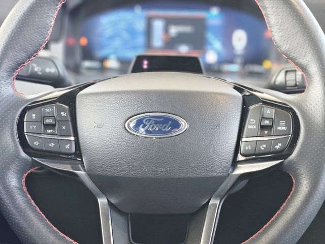 Used 2025 Ford Explorer ST-Line w/ ST-Line Street Pack AWD/4WD image 16