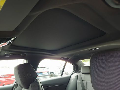 New 2026 BMW i5 eDrive40 w/ M Sport Package image 15