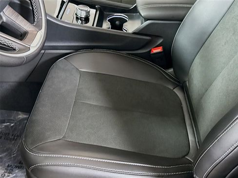 New 2026 Jeep Grand Cherokee Altitude image 14