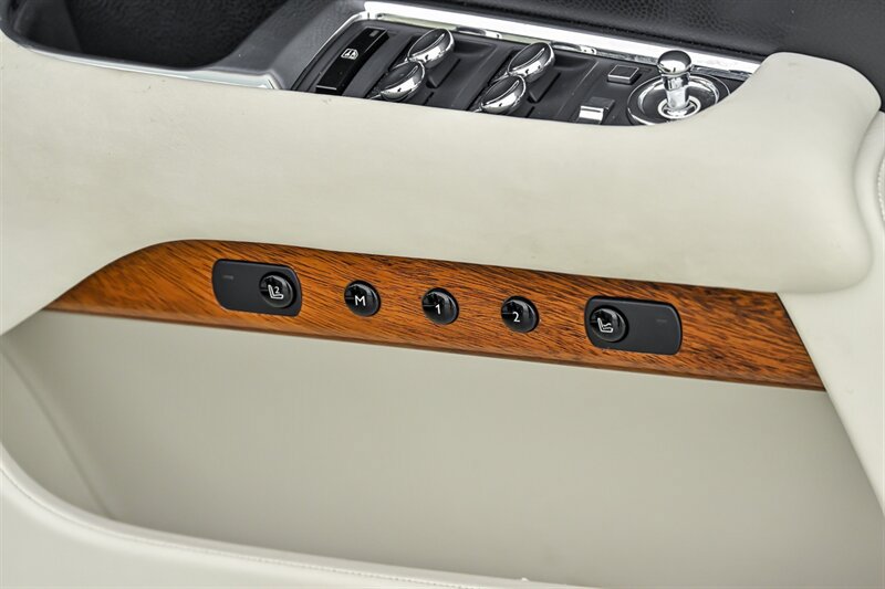 Used 2015 Rolls-Royce Wraith RWD image 14