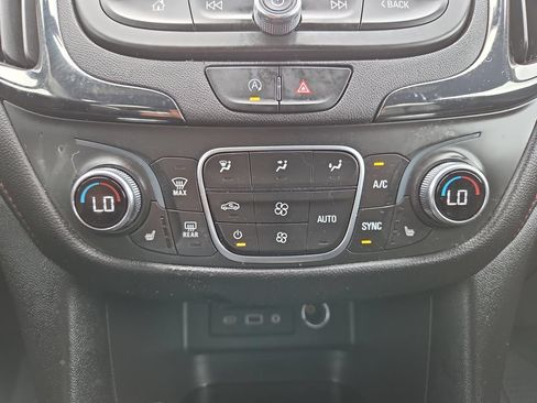 Used 2024 Chevrolet Equinox RS w/ RS Leather Package FWD image 36