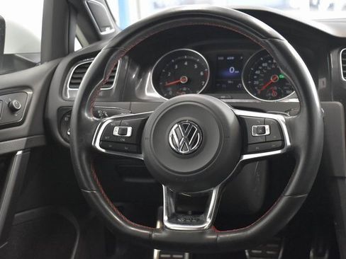 Used 2015 Volkswagen Golf 4-Door image 24
