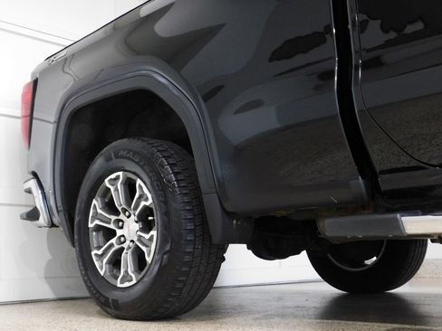 Used 2019 GMC Sierra 1500 SLE w/ SLE Value Package AWD/4WD image 9