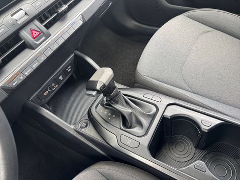 Used 2025 Kia K4 FWD image 40