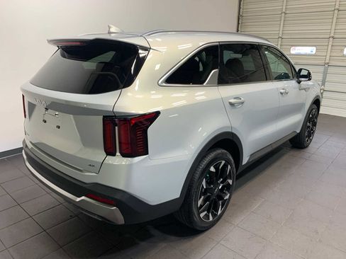 New 2026 Kia Sorento EX image 3