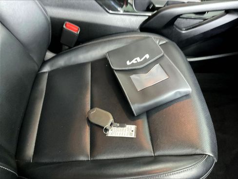 Used 2024 Kia Telluride LX FWD image 35