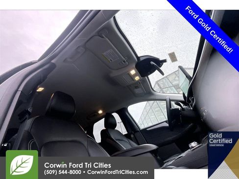 Used 2025 Ford Escape Platinum image 21