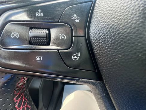 Used 2024 Chevrolet Trax RS FWD image 20