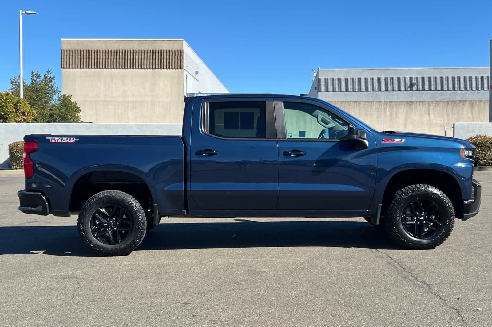Used 2021 Chevrolet Silverado 1500 LT Trail Boss w/ Convenience Package II AWD/4WD image 6