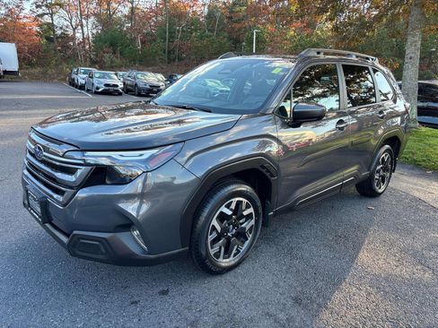 Certified 2025 Subaru Forester Premium image 7