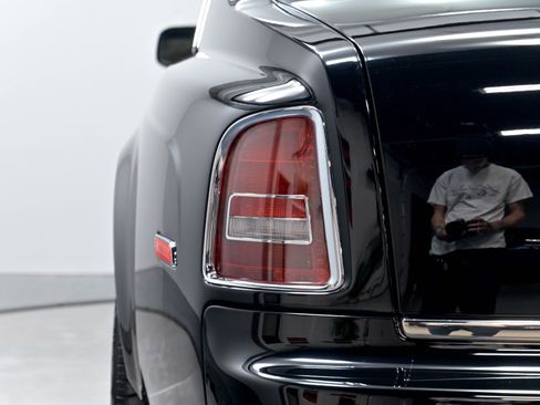 Used 2013 Rolls-Royce Phantom Sedan RWD image 72