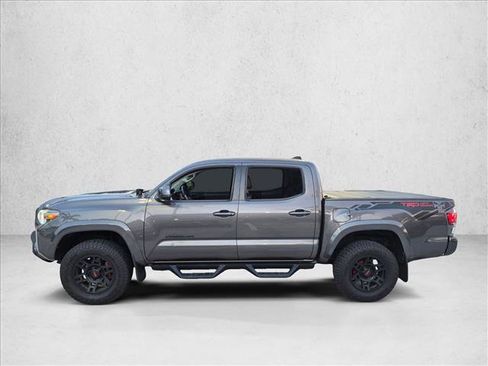 Used 2019 Toyota Tacoma SR5 RWD image 8