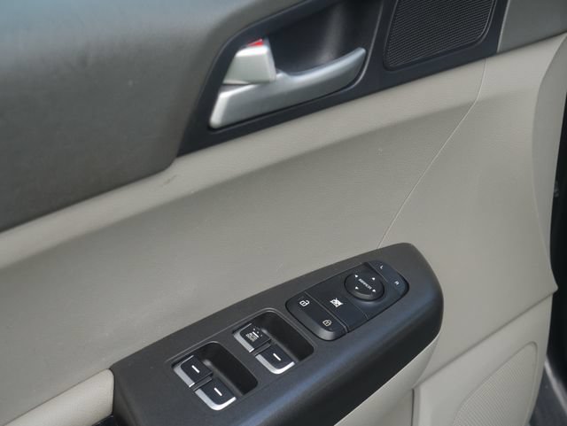 Used 2019 Kia Sportage LX AWD/4WD image 12