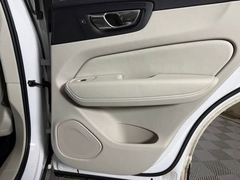 Used 2022 Volvo XC60 B6 Inscription w/ Advanced Package image 27