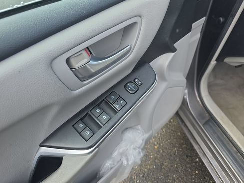 Used 2016 Toyota Camry LE FWD image 18