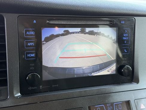 Used 2017 Toyota Sienna LE w/ Protection Package FWD image 17