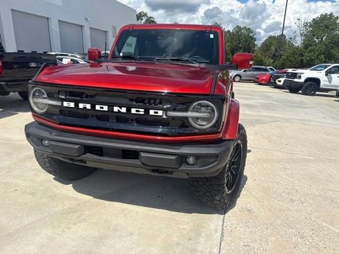 Used 2023 Ford Bronco Outer Banks AWD/4WD image 3