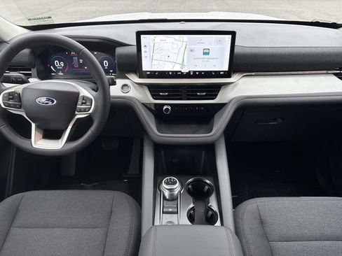 New 2026 Ford Explorer Active RWD image 16