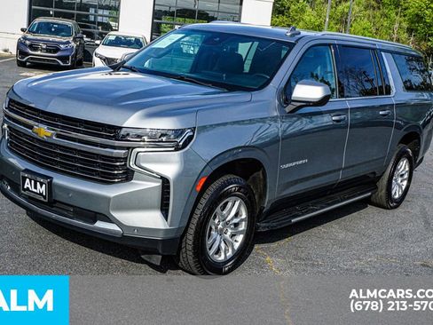 Used 2024 Chevrolet Suburban LT RWD image 15