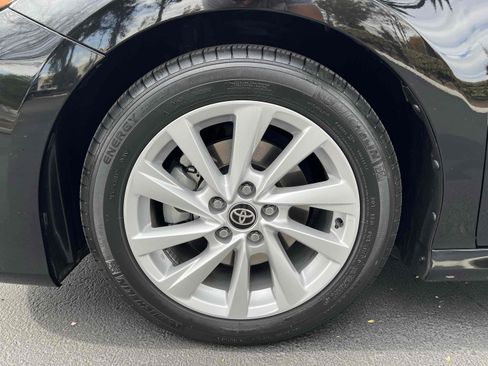 Used 2021 Toyota Camry LE image 77