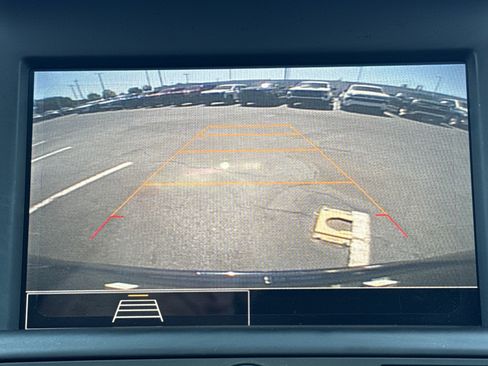 Used 2023 GMC Terrain SLE w/ Driver Convenience Package image 24