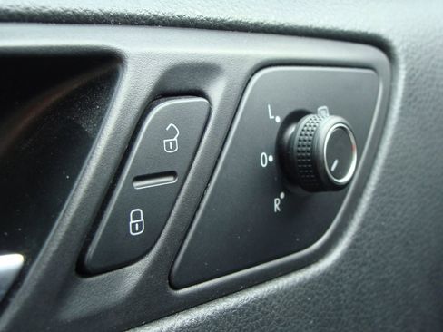 Used 2015 Volkswagen Jetta SE image 26