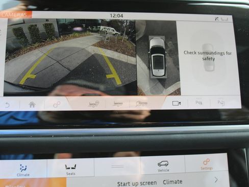 Used 2021 Land Rover Range Rover Autobiography image 54