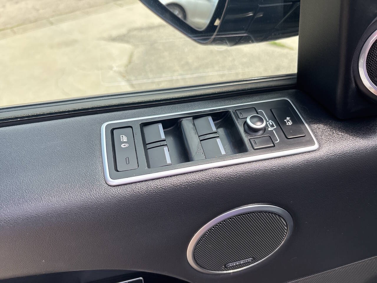 Used 2017 Land Rover Range Rover Supercharged AWD/4WD image 46