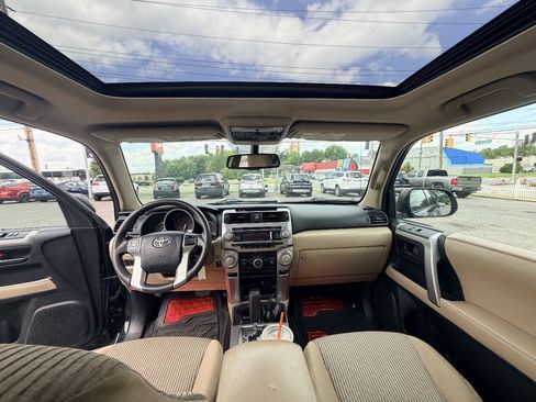 Used 2010 Toyota 4Runner Limited AWD/4WD image 60