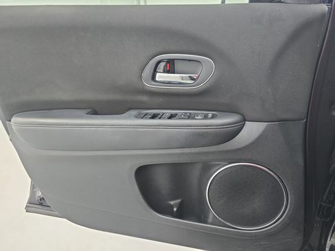 Used 2017 Honda HR-V EX image 25