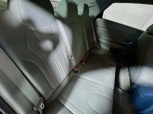 Used 2022 Hyundai Elantra SEL w/ Convenience Package image 25