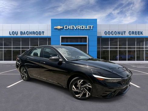 Used 2025 Hyundai Elantra SEL FWD image 1